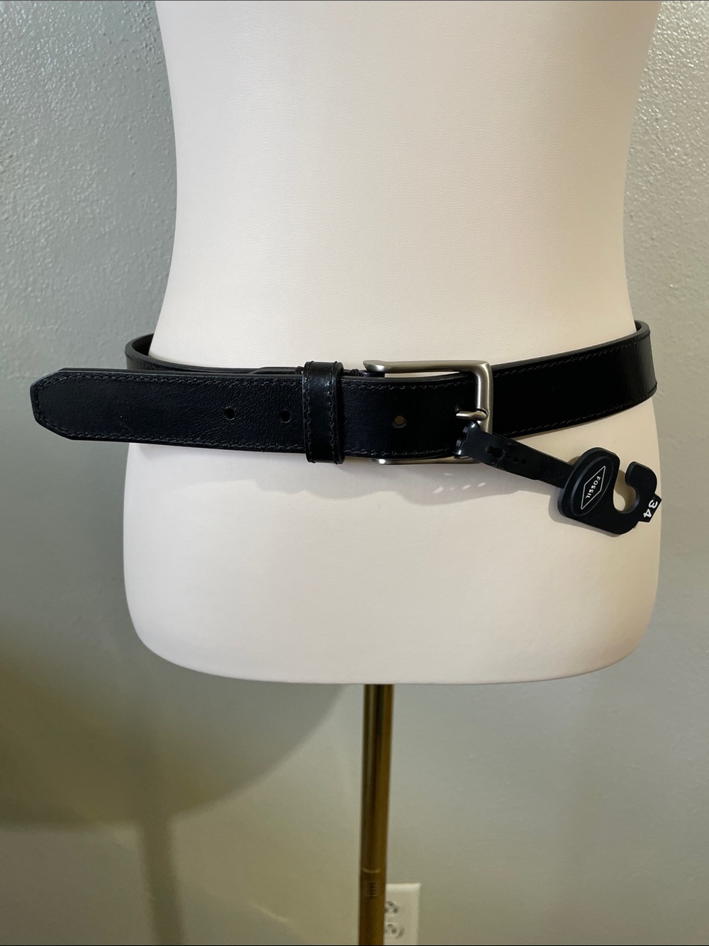 Fossil NWT Black Leather Belt Sz 34 Silver Buckle Men’s Casual Classic Everyday